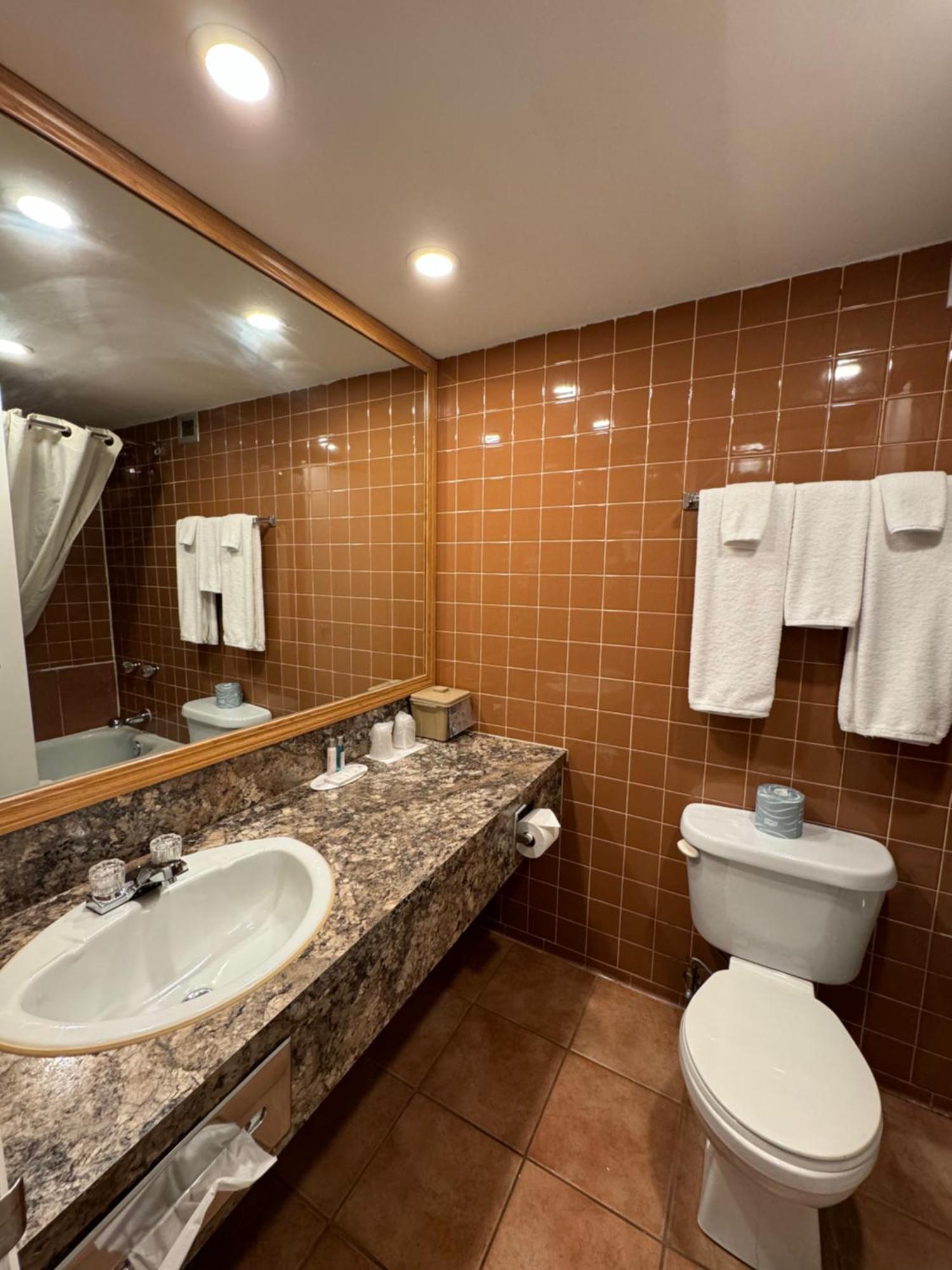 Travelodge By Wyndham Winnipeg Airport Exterior foto